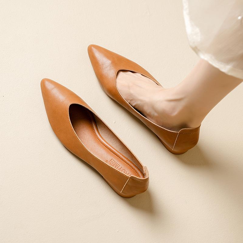Leather single shoes thick heel 2025 new versatile fairy wind ladyshoes shallow mouth middle heel size women's shoes grandma shoes versatile
