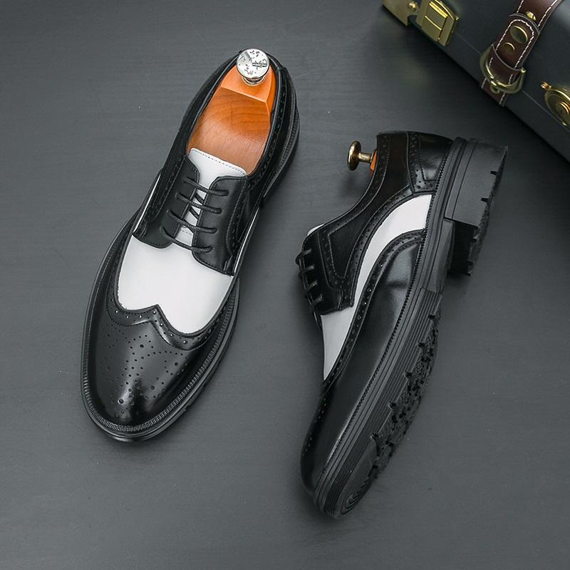 New Designer Pointed White Black Patchwork Brogues Casual Derby Shoes for Men Wedding Dress Homecoming Formal Wedding Footwear