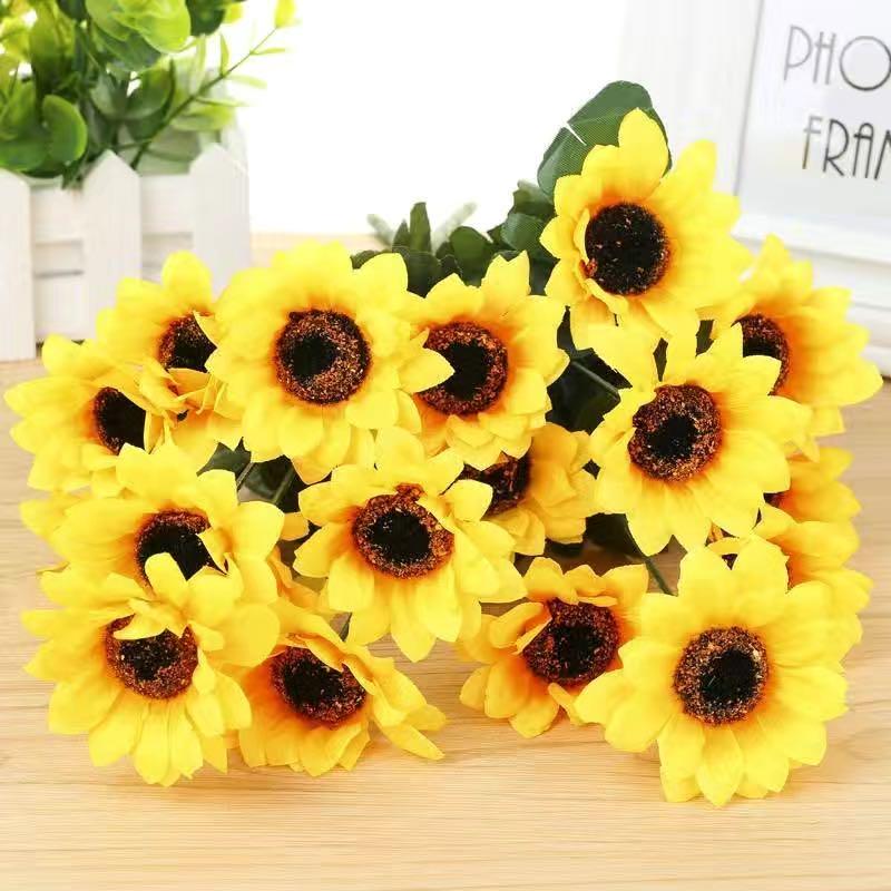 Petit Arrangement de Fleurs en Soie Tournesol pour Décoration de Salon