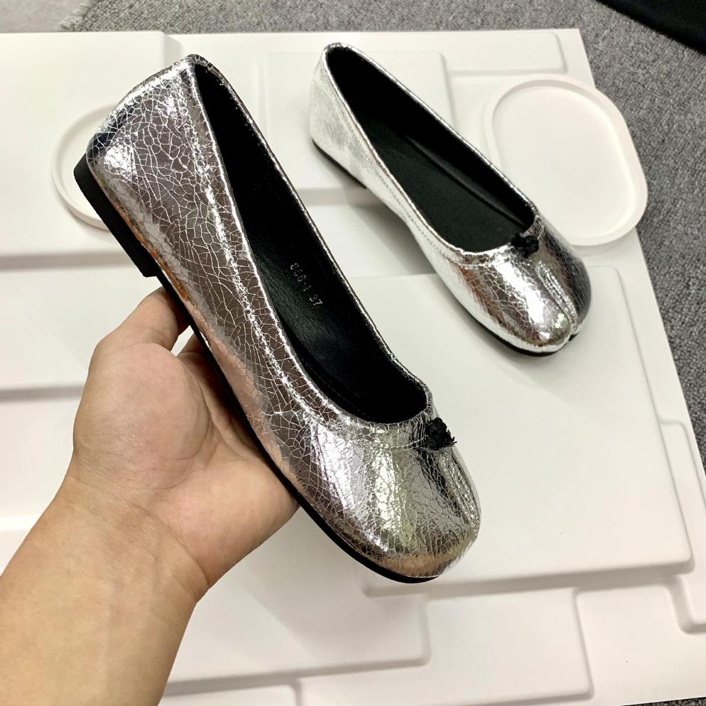 Retro Grape Mom's Style: Cracked Round Toe Pig Hoof Shoes with Flat Sole