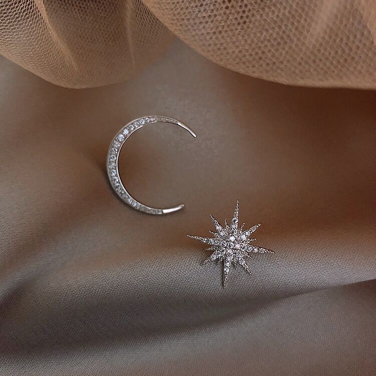 925 Silver Needle Earrings Star Moon Earrings Asymmetrical Ear Drop Earrings Internet Celebrity Temperament Female Ears