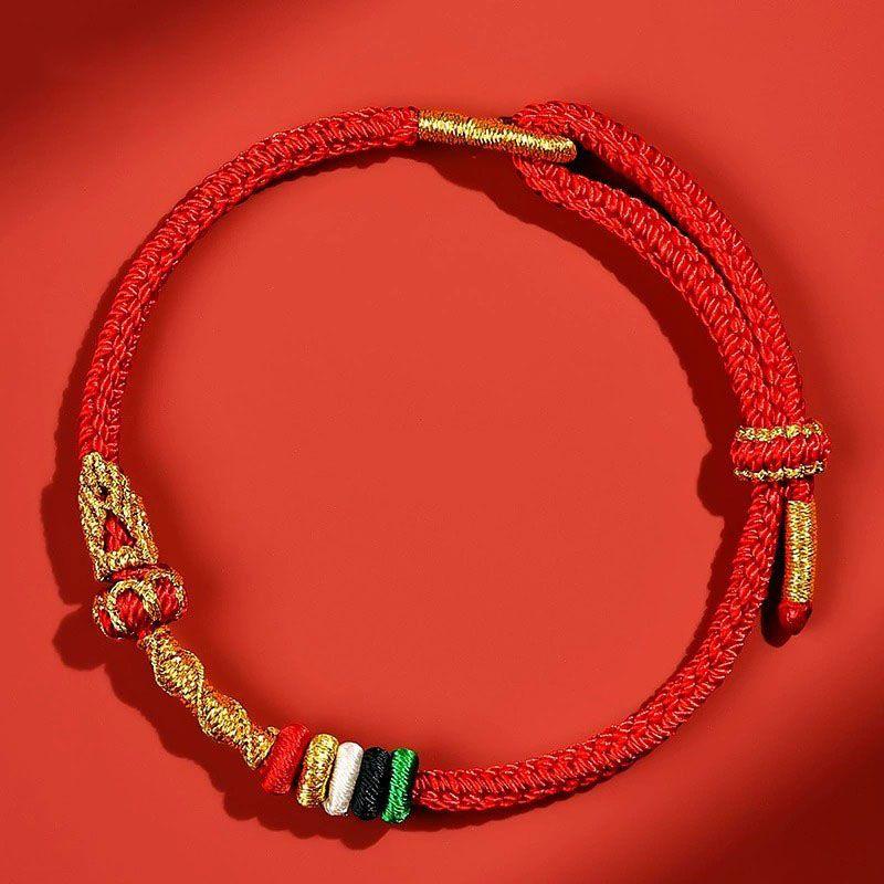 

Ханчжоу 2025 Этот год животного Браслет из красной веревки Змея Красный Тайсуй Несущий ремень Шарм из плетеной вручную веревки Подарок Snake to Run Hand Rope Five Elements