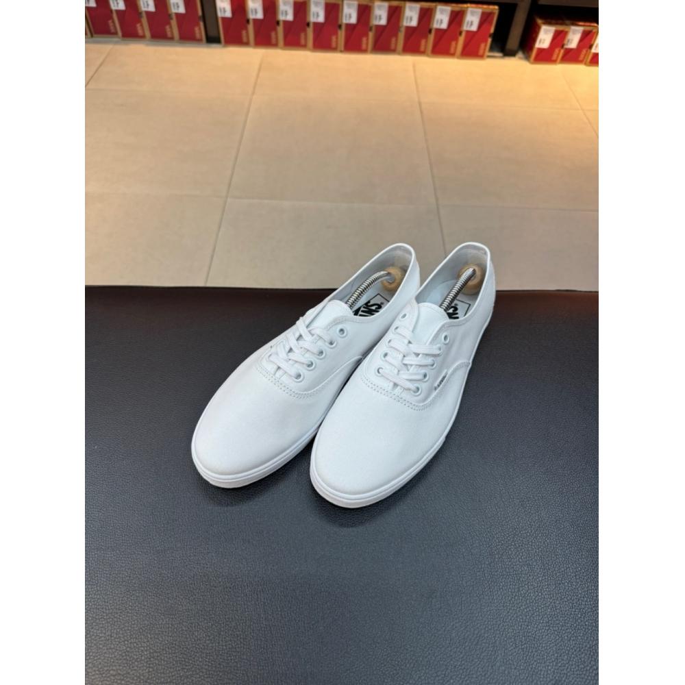 

Vans Unisex Authentic Lowpro Sneakers Vn000d04www white/220