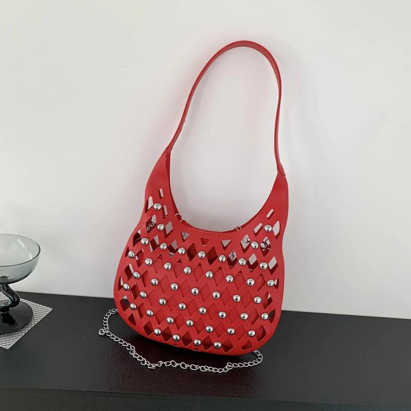 

Индивидуальная однотонная полая сумка через плечо из искусственной кожи для женщин, сумка-хобо с заклепками, модная цепочка, дизайнерский стиль