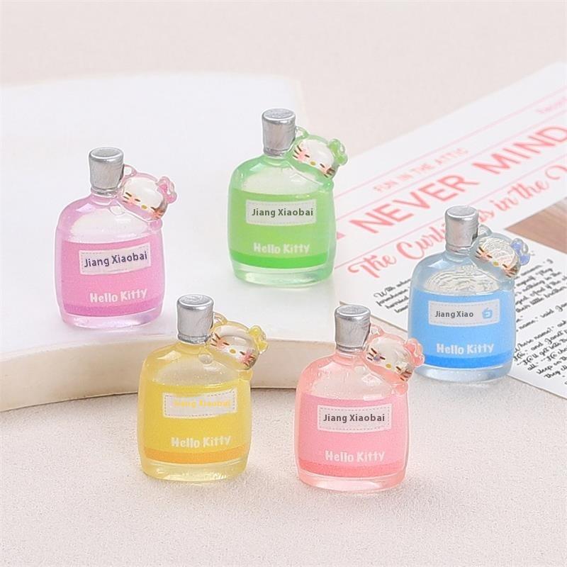 5 Stück Puppenhaus Miniaturen Hello Kitty Getränkeflaschen Modelle Kt Mikro Landschaft Ornamente Deko Rollenspielzeug DIY Zubehör