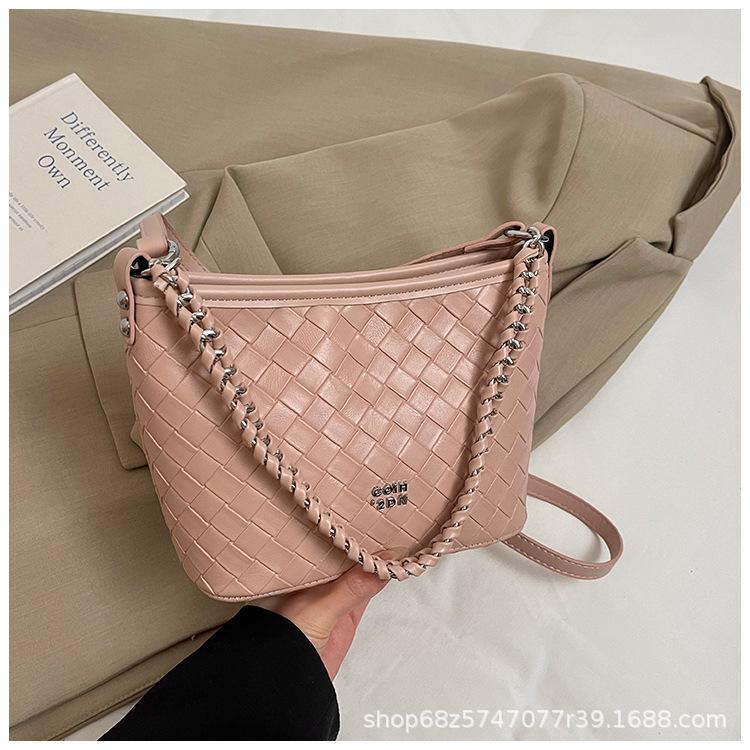 This Year's Popular Bag Women's 2025 New Fashion Texture Shoulder Bag Simple Foreign Style Chain Crossbody Bucket Bag