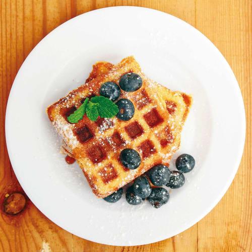 Kojit Easy Shaker Hand Batter Shaker, Keeps Hands Clean, Perfect for Baking, Kids, Pancakes, Takoyaki, and Waffles, Shaking Mixer, 90304