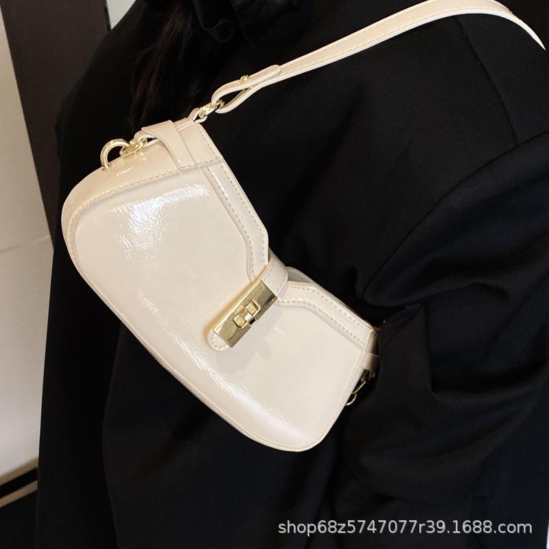 High-end underarm bag women's 2025 new baguette bag fashionable retro versatile one-shoulder crossbody bag