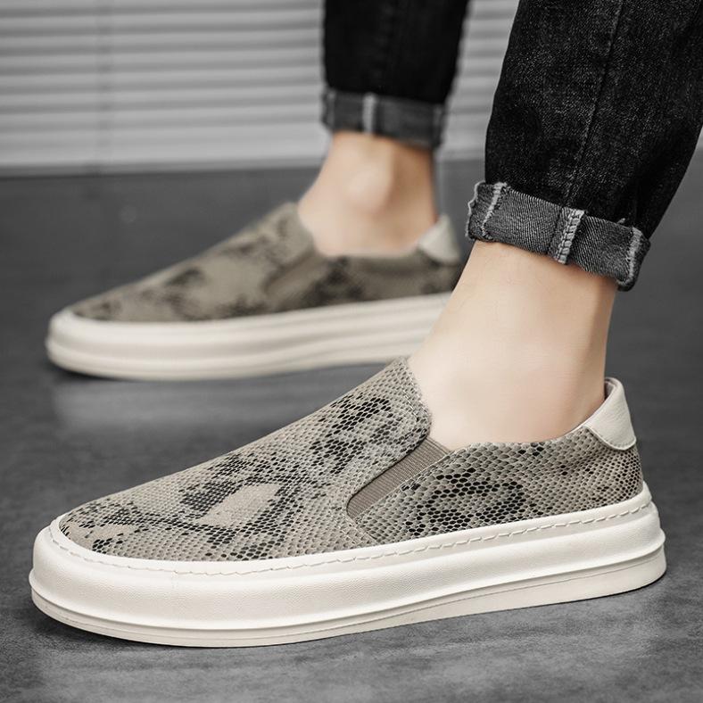 European station men's shoes high-end white shoes 2025 autumn first layer cowhide trend sports and leisure men's versatile board shoes