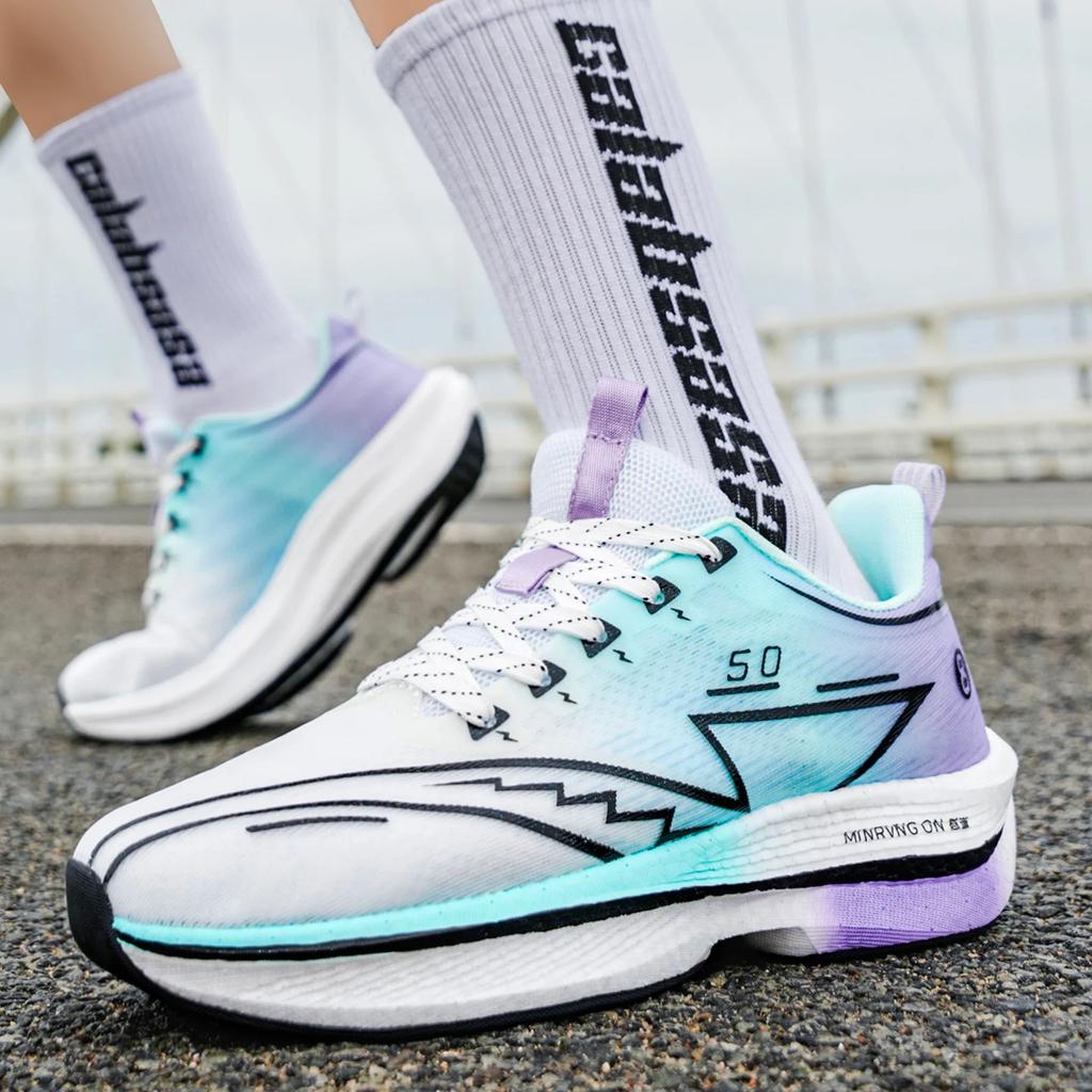 Leichte Rutschfeste Stoßdämpfende Carbonplatte Laufschuhe Geeignet für Sowohl Männer/Frauen für Sport und Freizeit