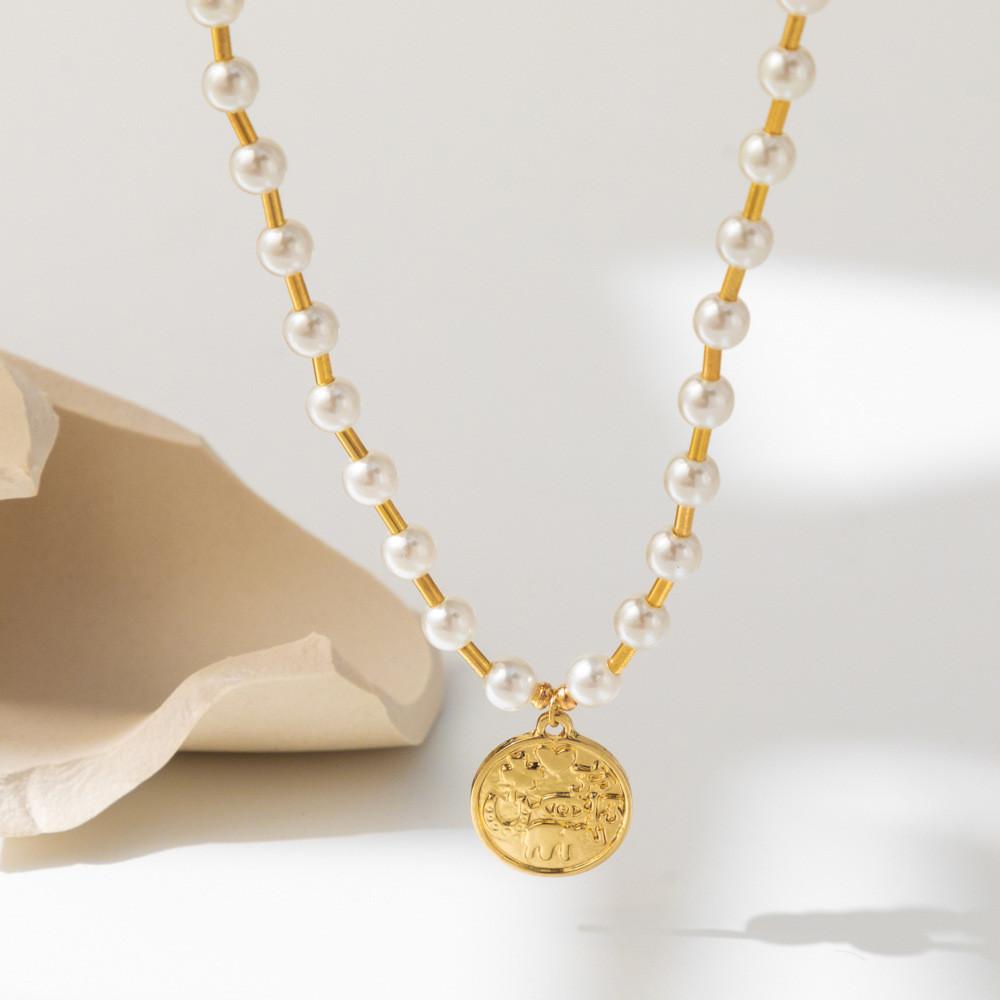 And Elegant Modern Geometric Alloy Pendant Necklace For Women With Gold Finish Electroplated