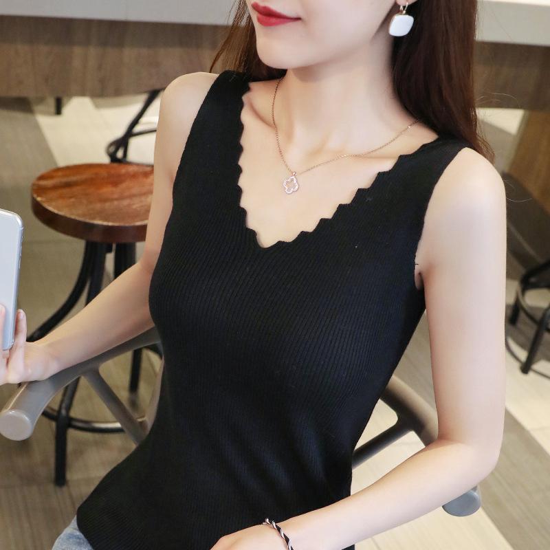 Women Wearing Loose Ice Silk Sweater with Inner Bottom Shirt V-neck Sleeveless T-shirt Top for Women Spring and Autumn