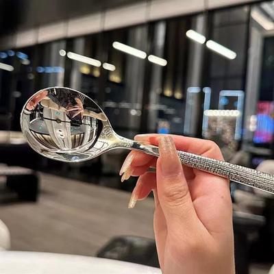 Korejská nerezová ocel Zesílená lžíce Kreativní dlouhá rukojeť Hotelová naběračka na hrnec Polévková naběračka Domácí kuchyňské nářadí