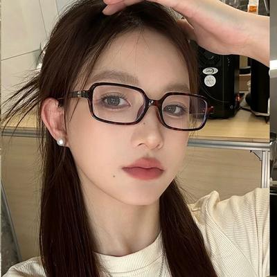 Small Box Glasses Explosions Radiation-proof Blue Light-proof Frames for Men and Women with The Same Paragraph.