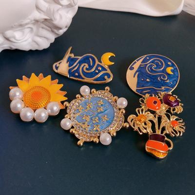 Vintage Van Gogh Starry Sky Universe Moon Sun Creative Brooch Luxury Palace Clothing Accessories