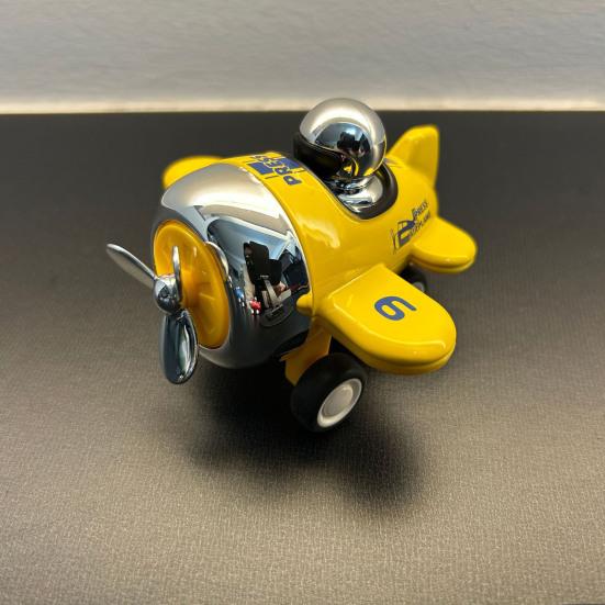 Mini Alloy Cartoon Airplane Toy Press Go Propeller Aircraft Toy Toddlers Boys Girls Educational Pull-back Plane Toy Party Favors
