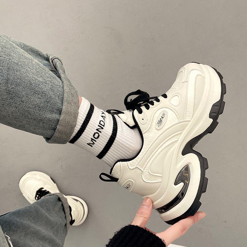 

Popular dad platform shoes women s small men increase in height 2025 spring and autumn new versatile ins casual sports shoes stock shoes [not the picture, randomly sent] чорний