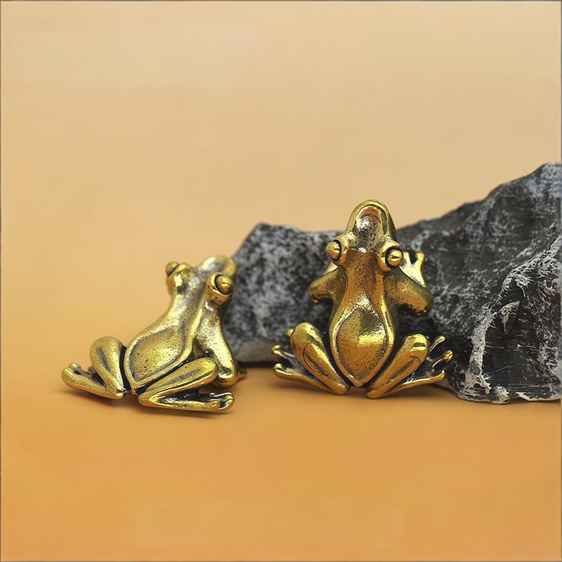 Brass Frog Statue Ornament Retro Animal Figurines Tea Pet Desktop Home Office Decor Mini Micro Garden Landscaping Decoration