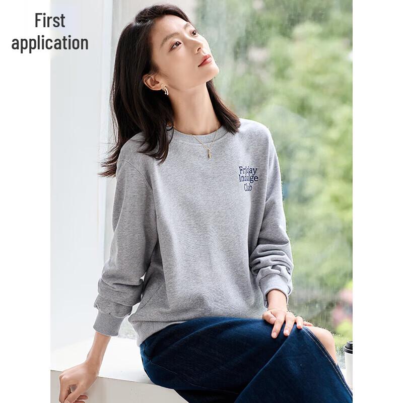 Women's Round Neck Letter Embroidered Sweatshirt