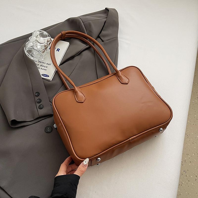 Ielgy Underarm Trendy Bag Fashion Simple Travel Bag One Shoulder Niche Female Bag