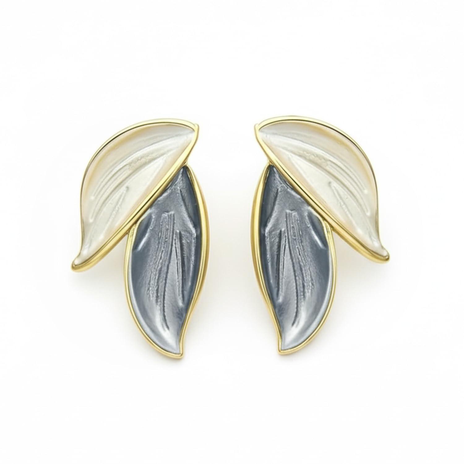 

Dual Leaf Stud Earrings for Women | Lightweight Trendy Earrings | Everyday Wear Stylish Statement Studs for Women Onesize