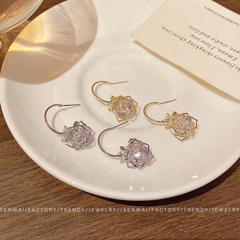 Hollow zircon rose earrings women's exquisite niche high sense Internet celebrity earrings light luxury temperament new ear jewelry