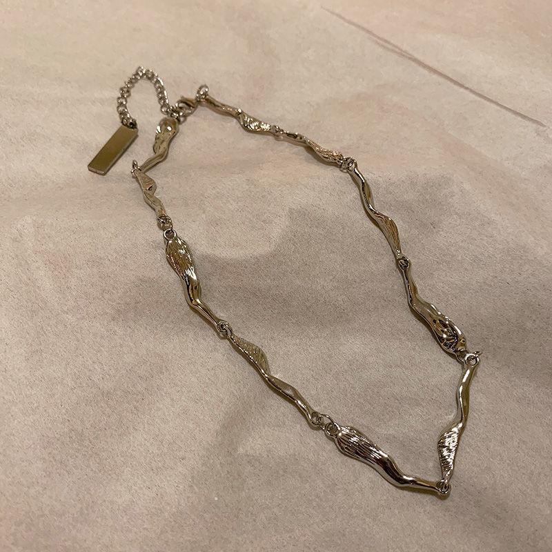 Super beautiful, niche design necklace women's hip-hop simple short temperament collarbone chain new accessories