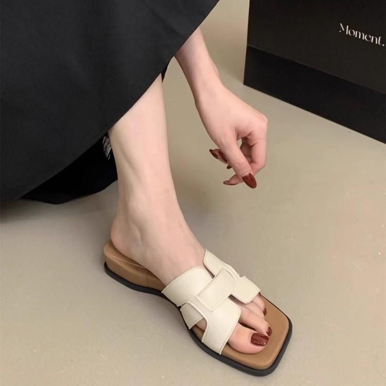 Internet Celebrity Soft Bottom Cool Slippers Women Wear 2025 Summer New Fairy Wind with Skirt Flat Bottom Beach One Word