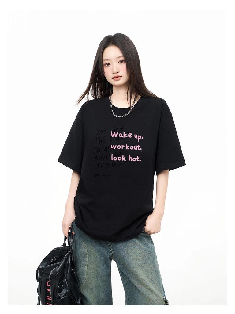 Trendy Women's Loose-Fit Cotton Short-Sleeve T-Shirt with Chic Print Design