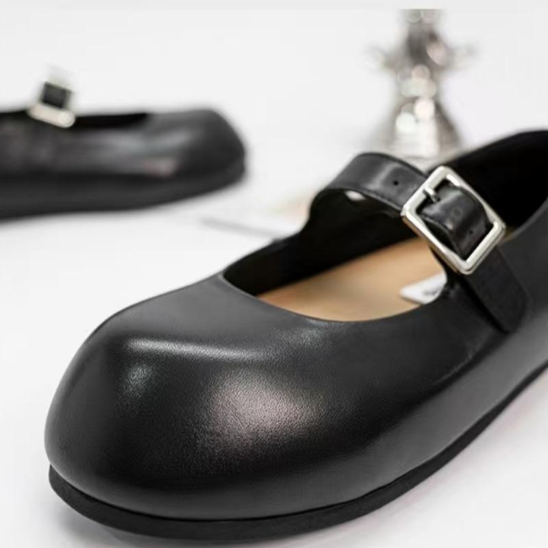 Fashion Women's Fashion Flat Shoes Spring New Round Head Shallow Mouth Metal Buckle A Word with Anti-slip Wear-resistant Single Shoes
