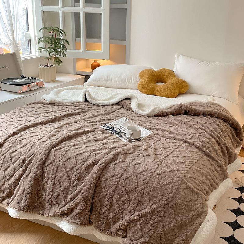 Plush Fleece Double-Layer Multifunctional Blanket Diamond Striped Spring Autumn Warm Sofa Throws Blankets Soft Comforter for Bed