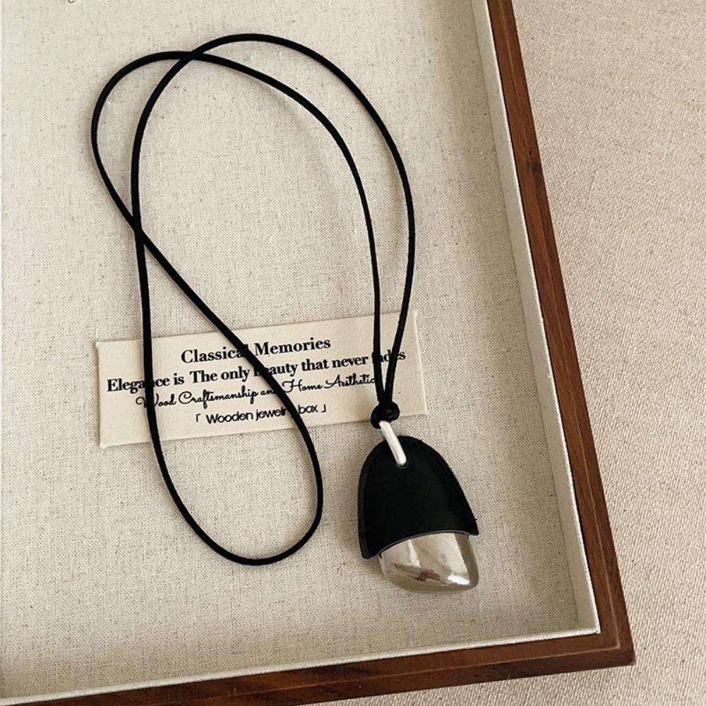 

Metallic Pinecone Pendant Rope Chain Chokers Black Light Grey Adjustable Chain Chokers For Women чорний