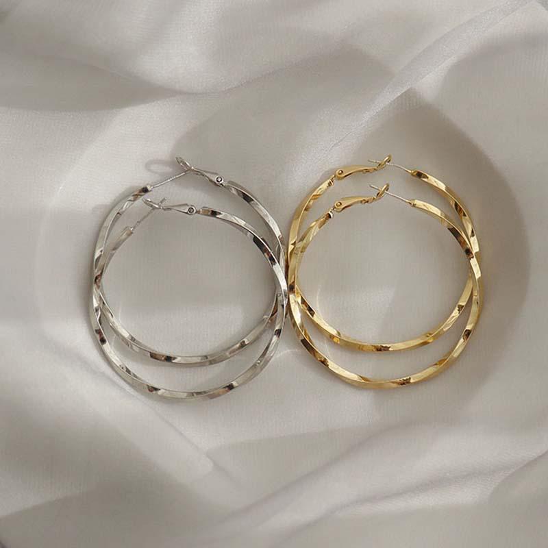 Korean Style Twisted Circle Earrings: European and American Niche Design, Cold Style Accessories