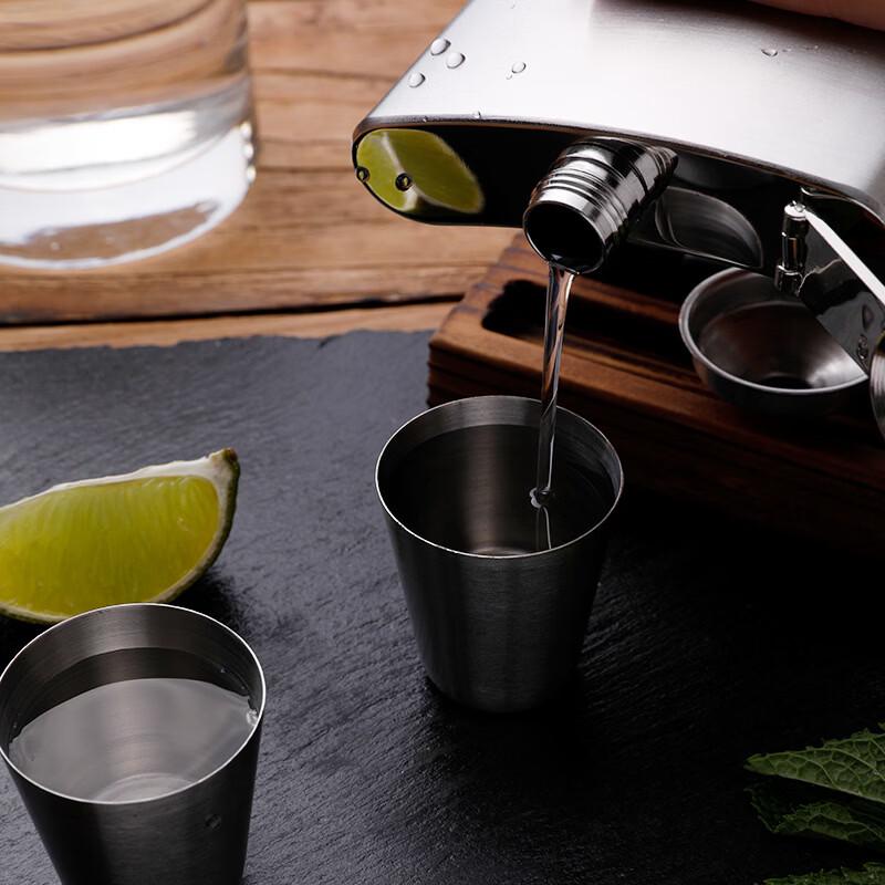 Portable Outdoor Hip Flask Set