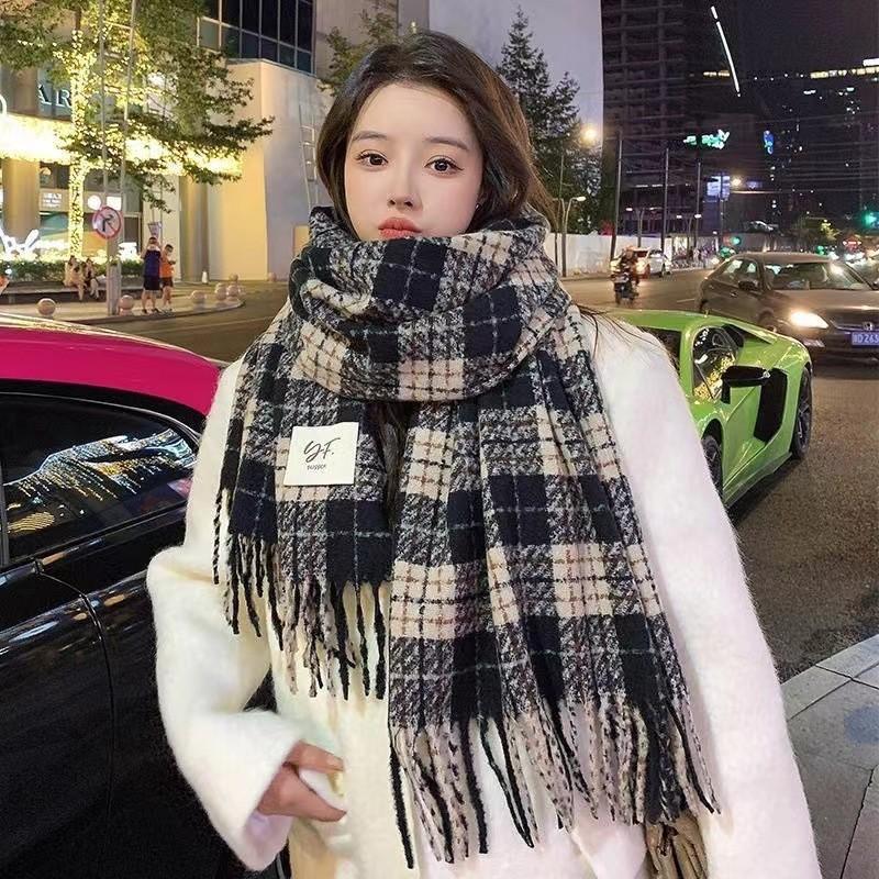 Korean version of imitation cashmere plaid scarf women's autumn and winter thickened warm scarf student versatile scarf live broadcast explosion