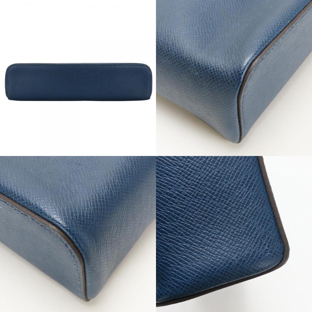 Used LOUIS VUITTON Shoulder Bag Anton Messenger PM M33426 Taiga Blue Marine Navy Everyday use