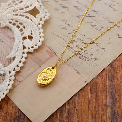 New Niche Retro Golden Oval Popular Ornament Non-Fading Zircon Pendant Necklace Female Chain Clavicle Chain for Women