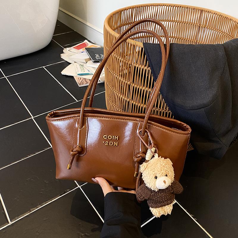 Large-capacity retro bag women's autumn and winter versatile 2025 new simple shoulder bag casual work commuter tote bag