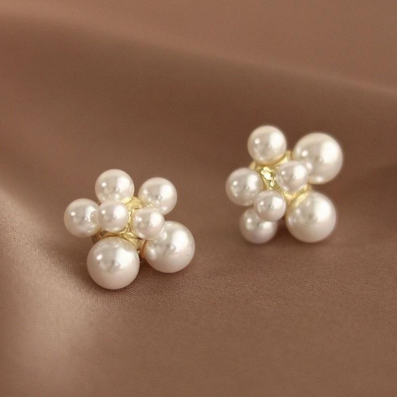

Fashion Gold Color Balls Grape String Beads Stud Earrings for Women Exaggerated Metal Geometric Chunky Earrings Zircon 2026 New