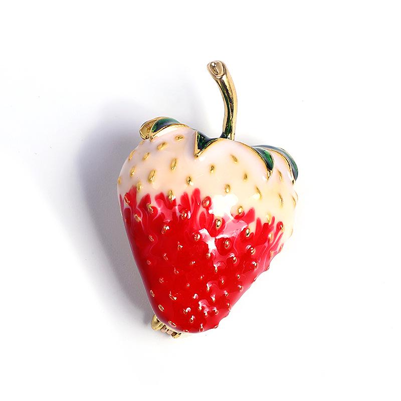 Strawberry Brooch: Cute Japanese Cardigan Lapel Pin for Women - Versatile Decorative Corsage Accessory