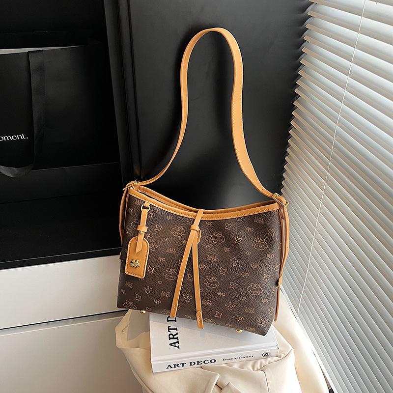 

Large-capacity bag women s autumn and winter versatile new casual retro shoulder messenger bag commuter tote bag