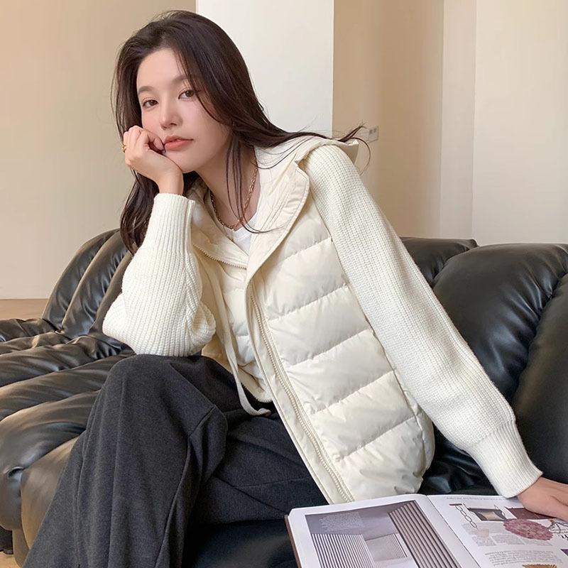 High-End-Daunenjacke aus weißer Entendaunen, kurze Daunenjacke für Damen, Winter, neues Modedesign, Spleißen, gestrickte Ärmel, warme Jacke