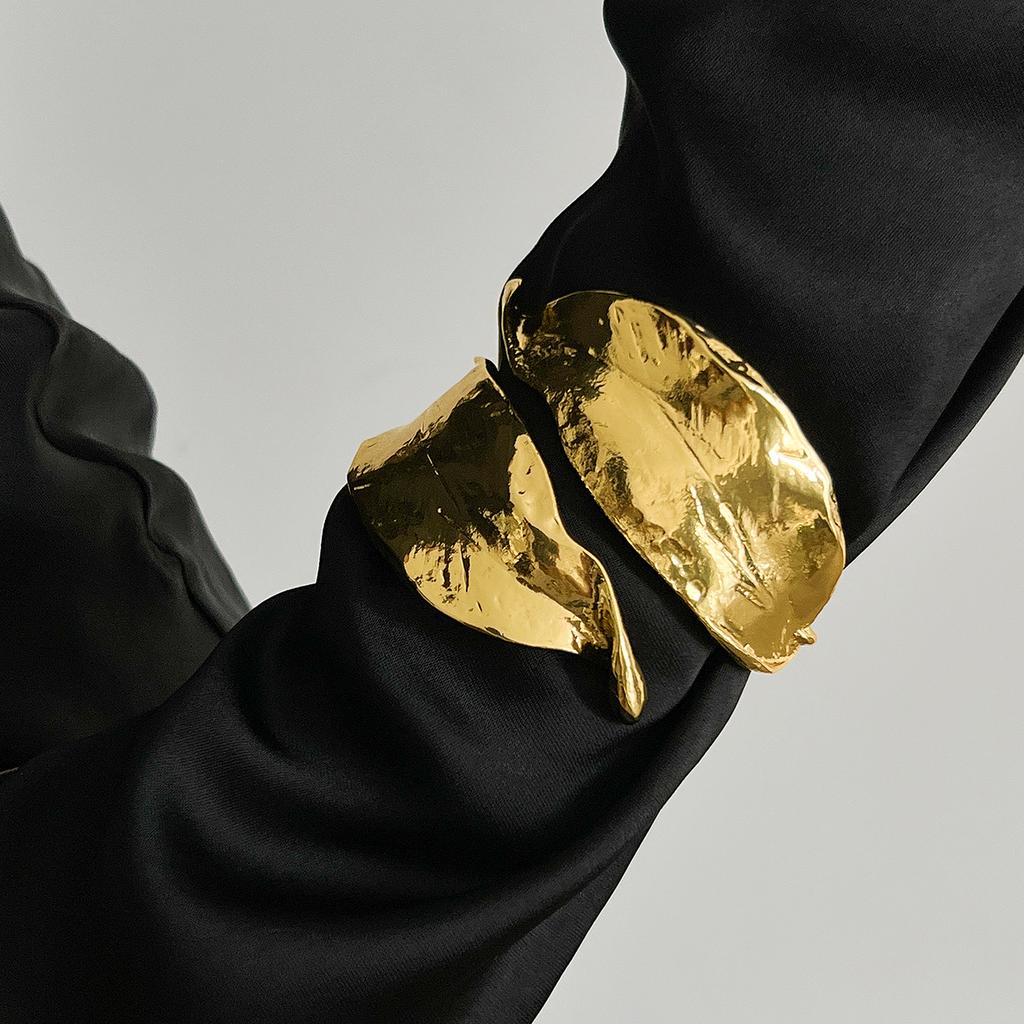 KunJoe Luxury Design Irregular Leaves Spring Bangles Women Exaggerated Gold Color Metal Wide Bracelet Wedding Jewelry On Hand