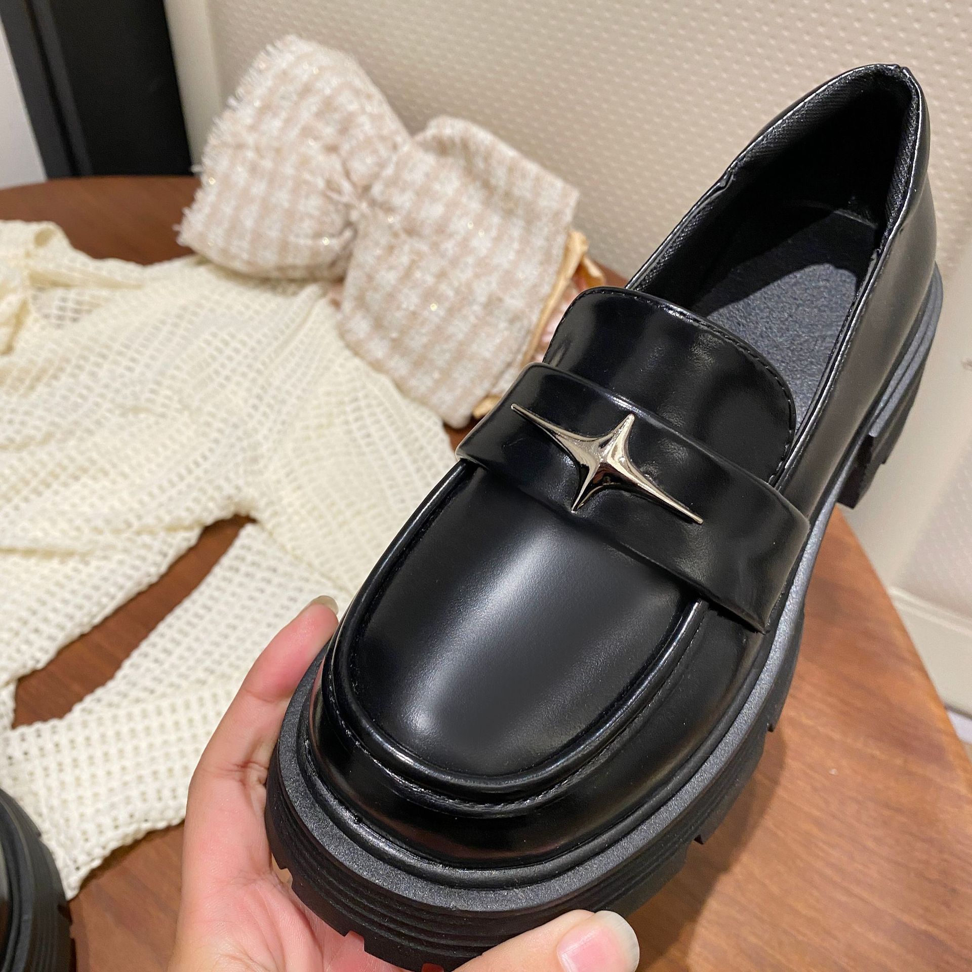 

Модные ретро черные туфли на толстой платформе с каблуком 40