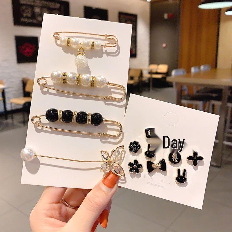 Elegant Pearl Flower Brooch for Women - Anti-Exposure Clothing Pin Accessory