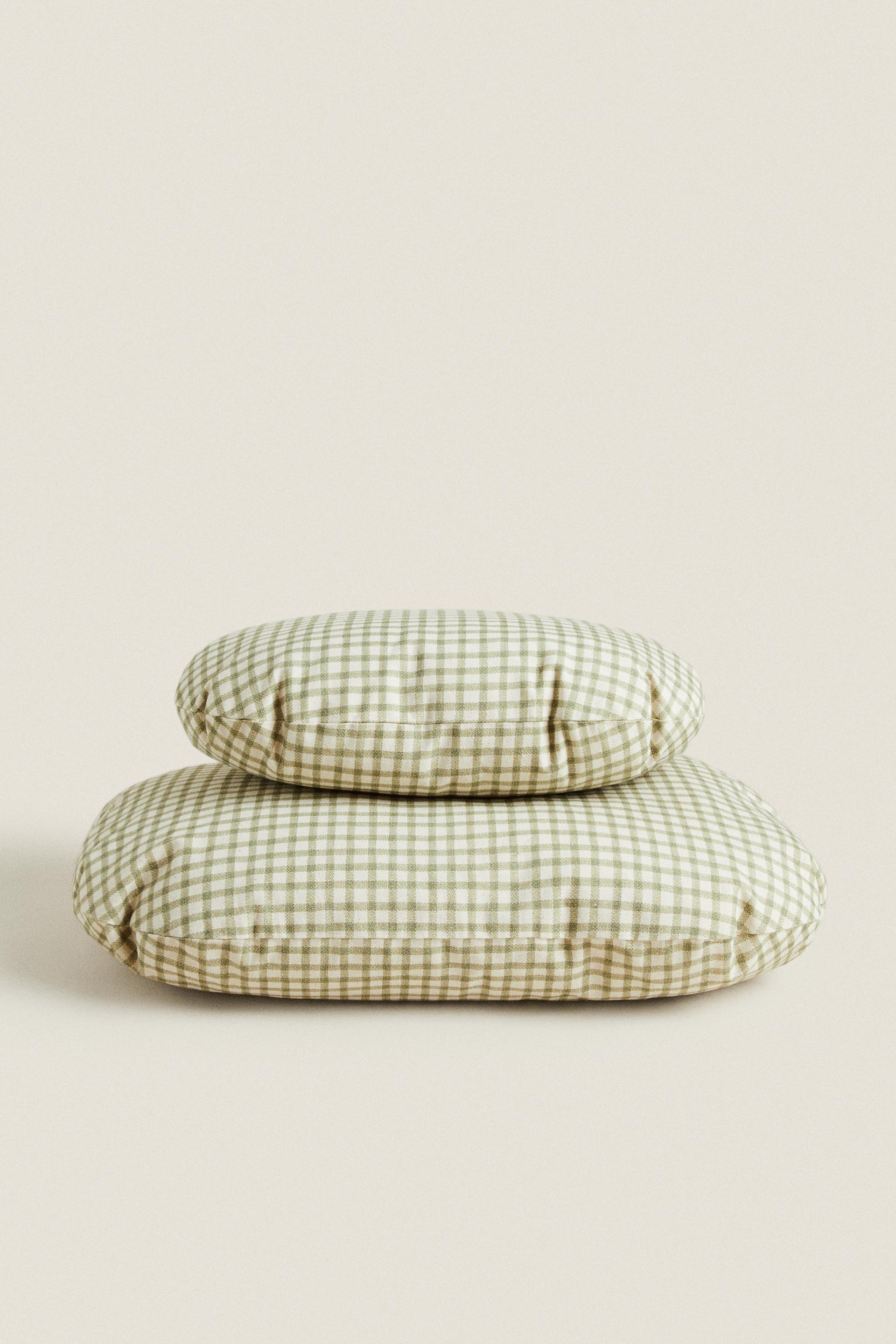 

GINGHAM PET CUSHION