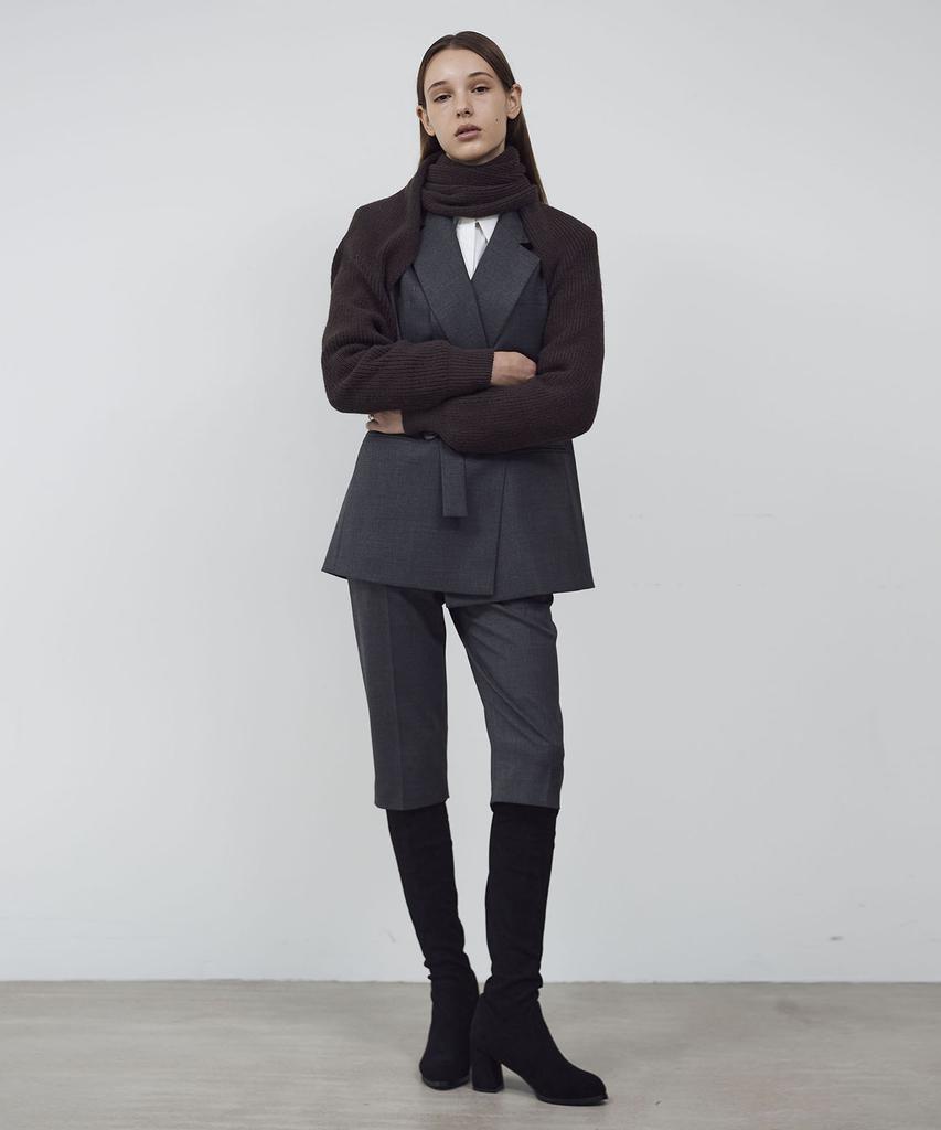 Ssikeoseun Sleeve Knit Muffler - Brown