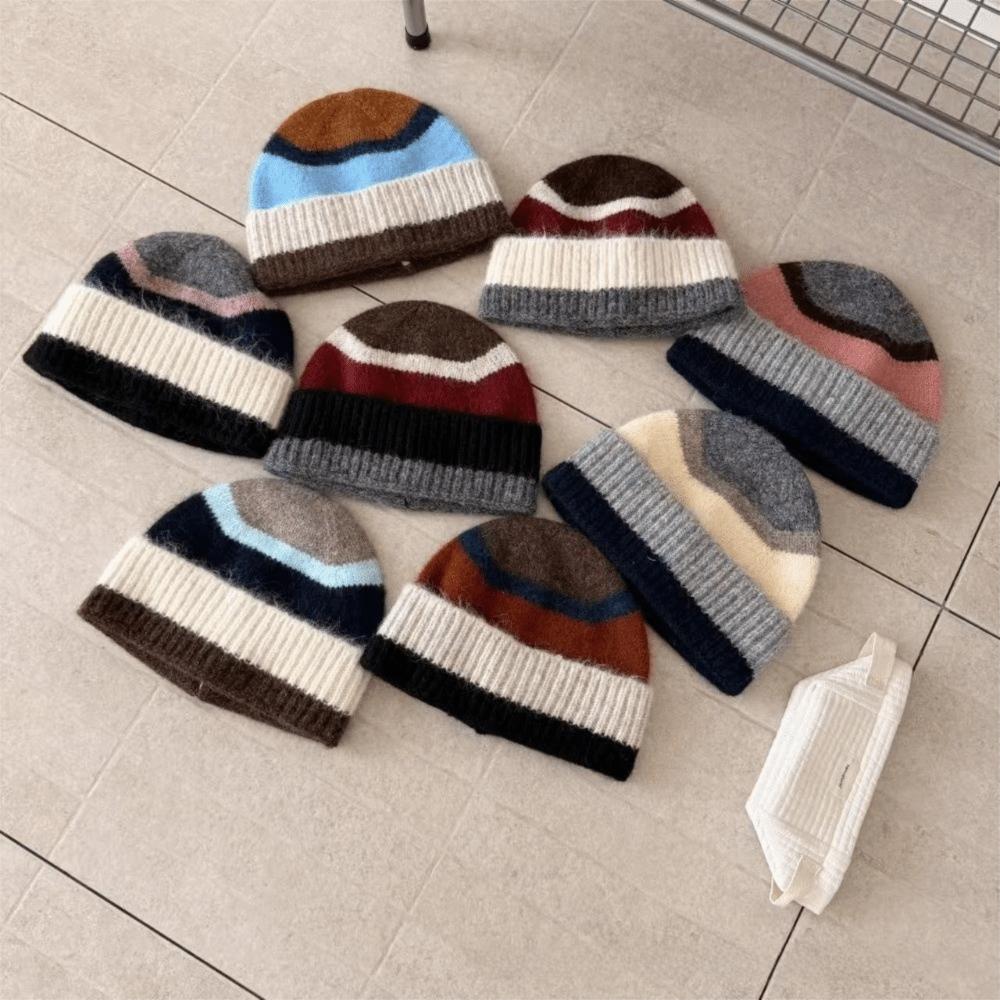 Polyester Stripe Pattern Knitted Beanie Hat Unisex Slouchy Beanie Hat Outdoor Activities