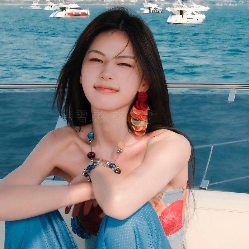 

Seaside Holiday Color Shell Earrings Earrings Ear Studs Ear Clip Eardrops Travel Ornament 2025 Spring and Summer New Arrival Female Fashion Single earring