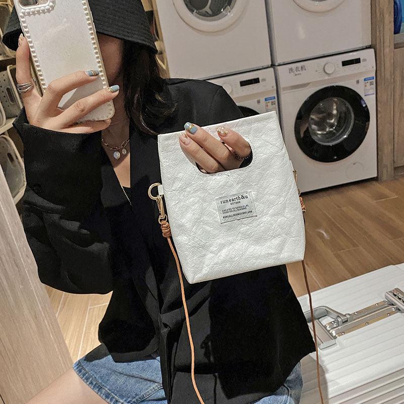 

Mobile phone bag women s simple shoulder messenger bag kraft paper bag cute small envelope bag белый